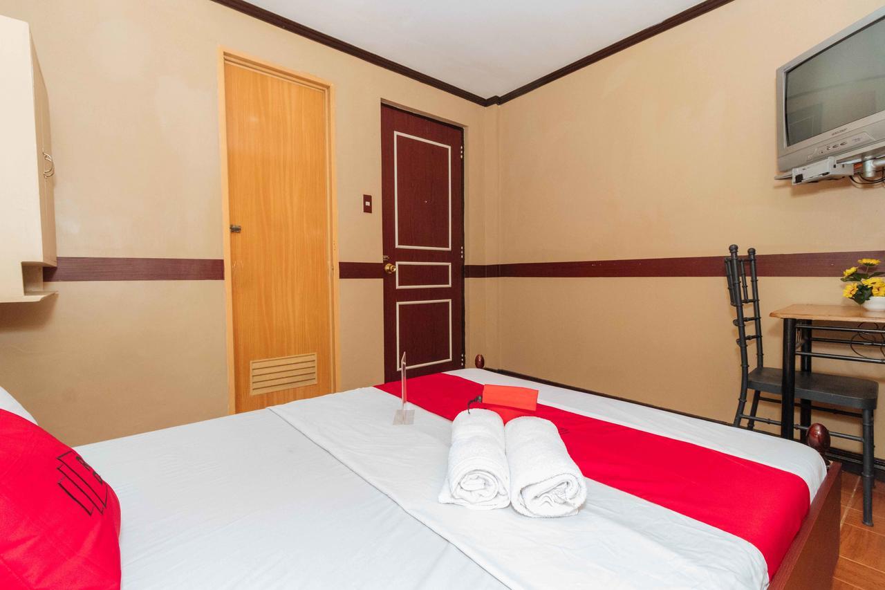 Reddoorz @ Up Village Quezon City Exterior photo